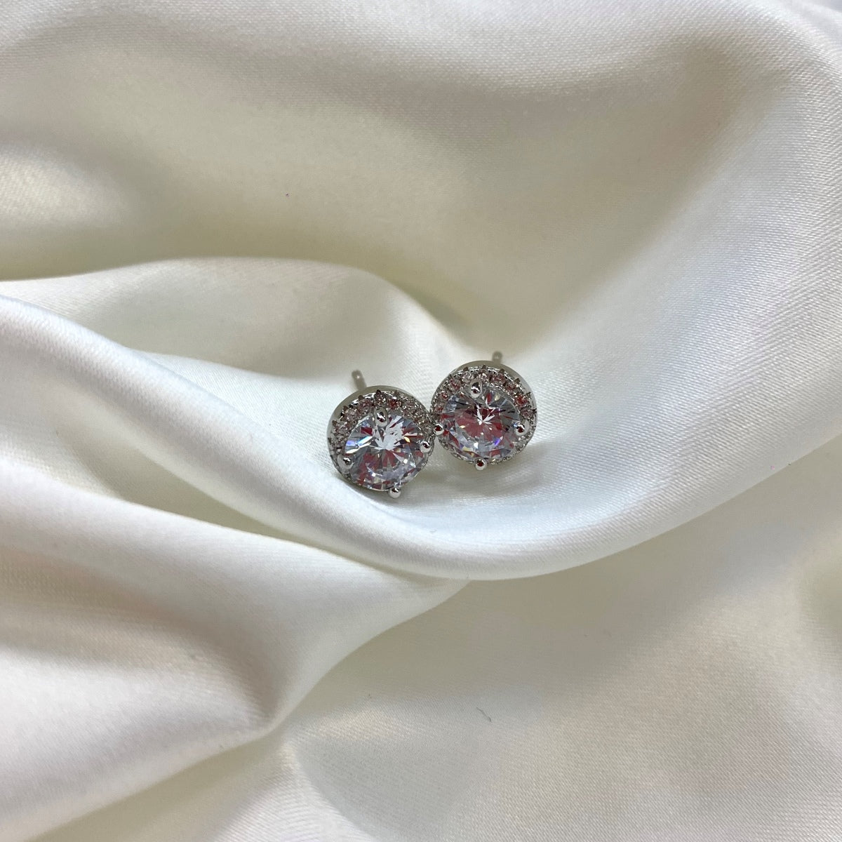 [baslovejewels]Classic Princess Round Shape Earrings