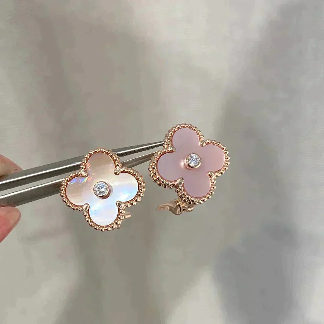 [basloveJW]クローバー ミディアム 1モチーフ ピンク モップ ダイヤモンド イヤリング