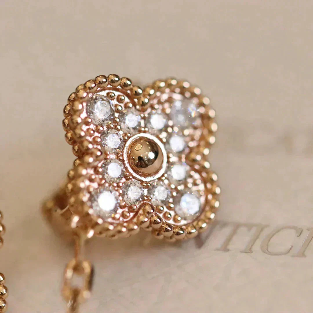 [AURORA]CLOVER MEDIUM 1 MOTIFS FUll DIAMOND EARRINGS