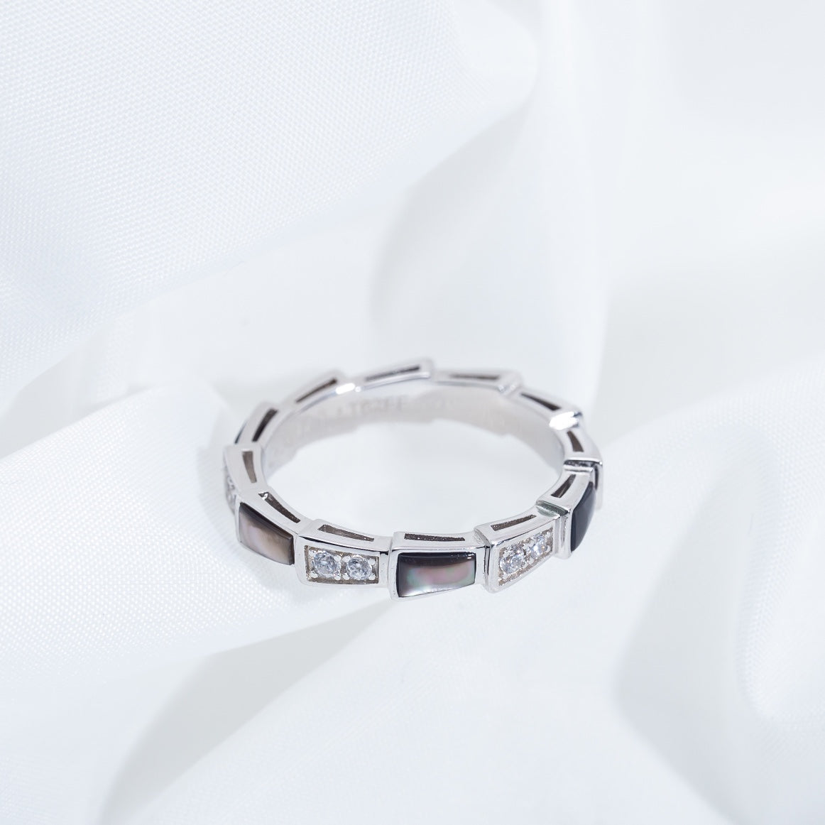 [AURORA]SERPENTI RING SILVER  DIAMOND BLACK MOP 3MM