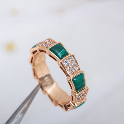 [AURORA]SERPENTI-RING ROSA GOLD MIT MALACHIT-DIAMANT GEPFLASTERT 4 MM