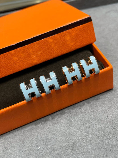 [baslovejewels]POP H SKY BLUE STUD EARRINGS