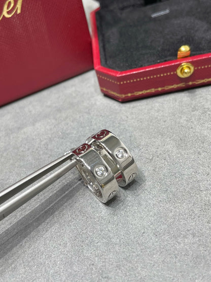 [オーロラ]ラブ 5.5mm 1ダイヤモンド イヤリング