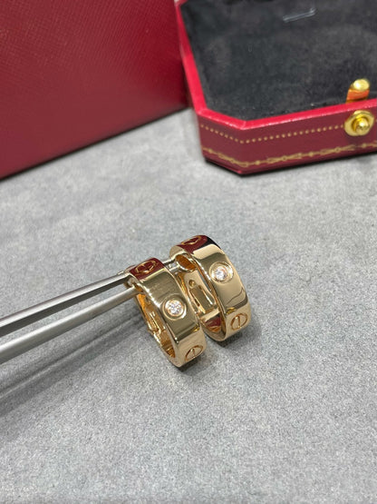[オーロラ]ラブ 5.5mm 1ダイヤモンド イヤリング