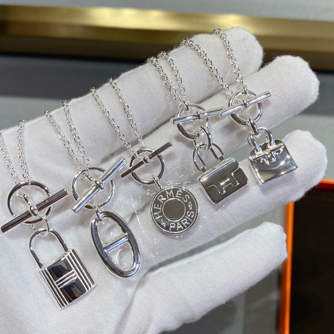 [baslovejewels]CONSTANCE PEDANT SILVER NECKLACE