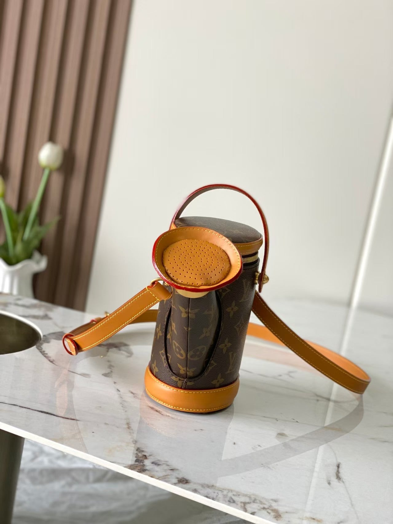 WATERING CAN BROWN WATER BOTTLE SHAPED HANDBAG