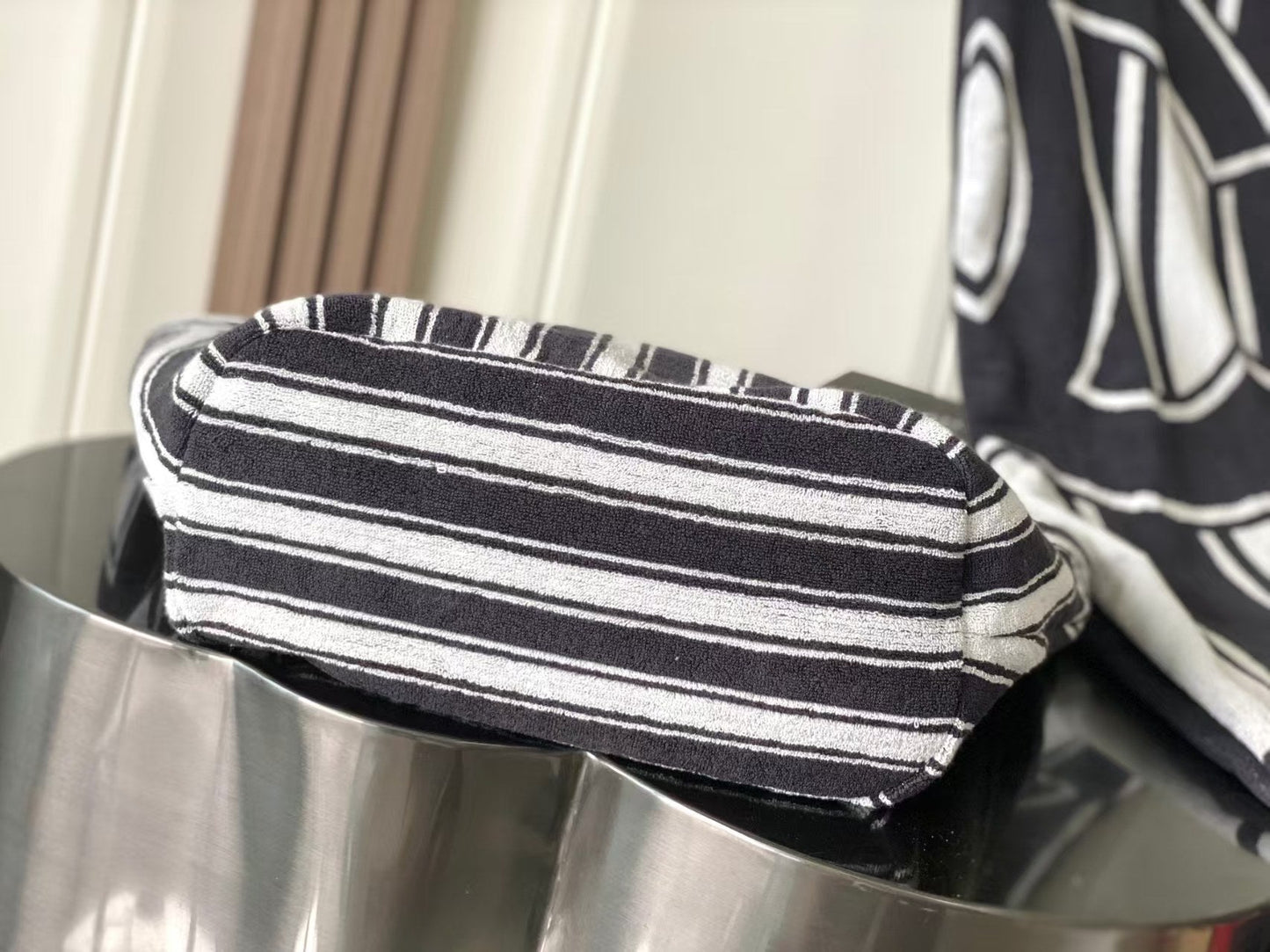 CC 26S BLACK AND WHITE STRIPED BEACH BAG SET