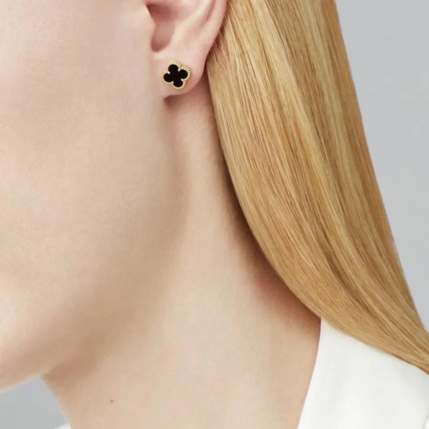 [AURORA]CLOVER MINI 9.5MM BLACK MOP EARRINGS