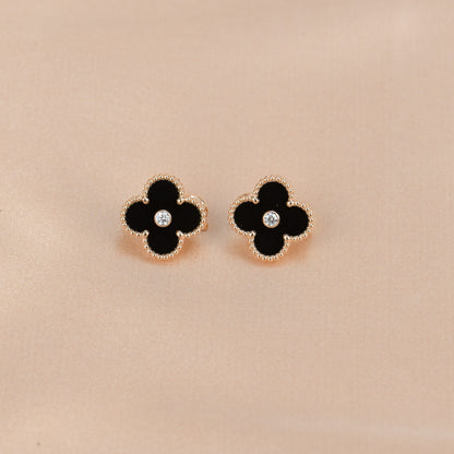 [AURORA]CLOVER MEDIUM 1 MOTIFS ONYX DIAMOND EARRINGS