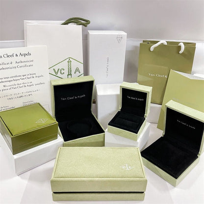 [AURORA]VA CLOVER BRACELET NECKLACE RING BOX GIFT BAG