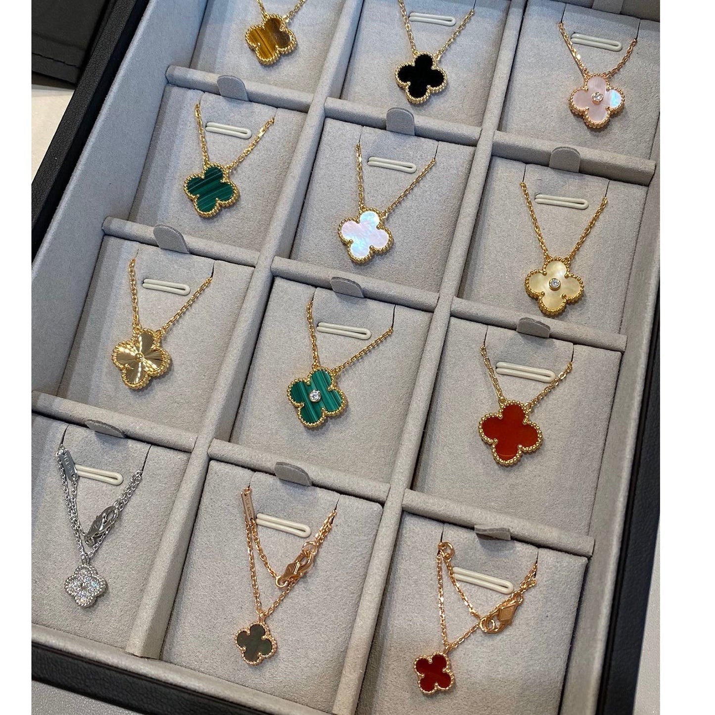 [AURORA]CLOVER 15MM MALACHITE SINGLE FLOWER  NECKLACE