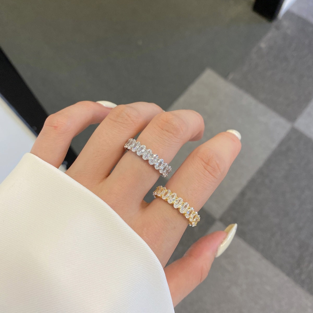 [AURORA]Ornate Oval Cut Tennis Ring