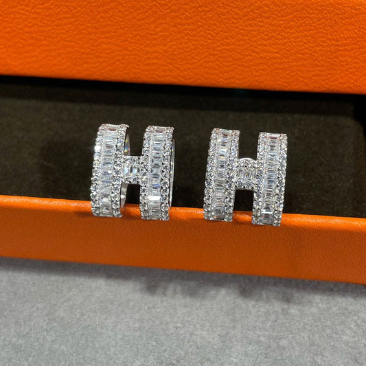 [baslovejewels]H STUD EARRINGS WITH SILVER DIAMONDS