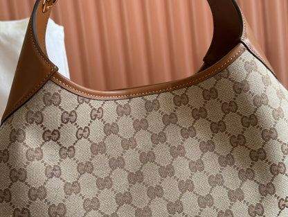 B MEDIUM SHOULDER BAG 42 IN BEIGE AND DARK BROWN GG CANVAS