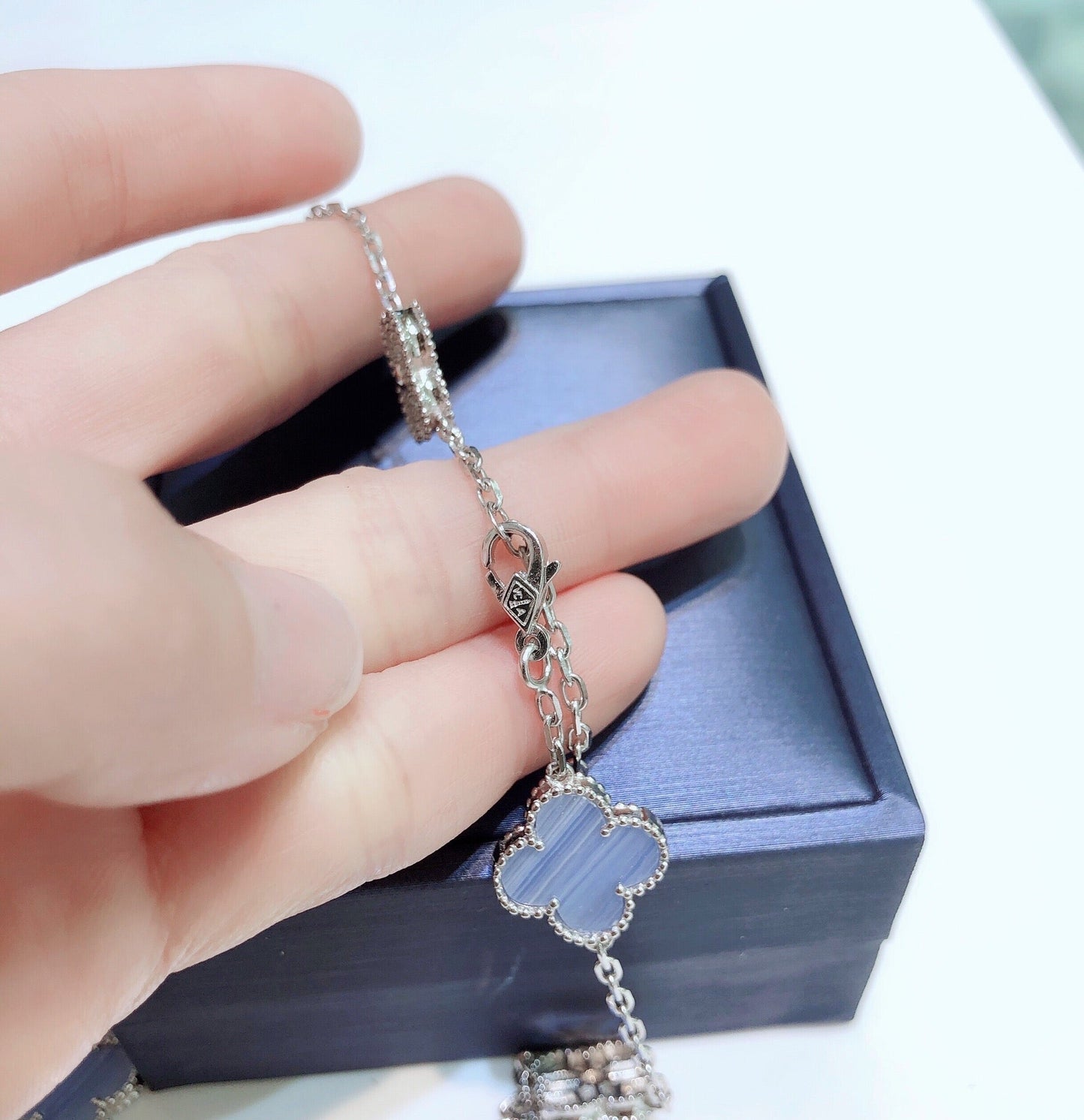 [basloveJW]クローバー 10モチーフ カルセドニー ダイヤモンド シルバーネックレス